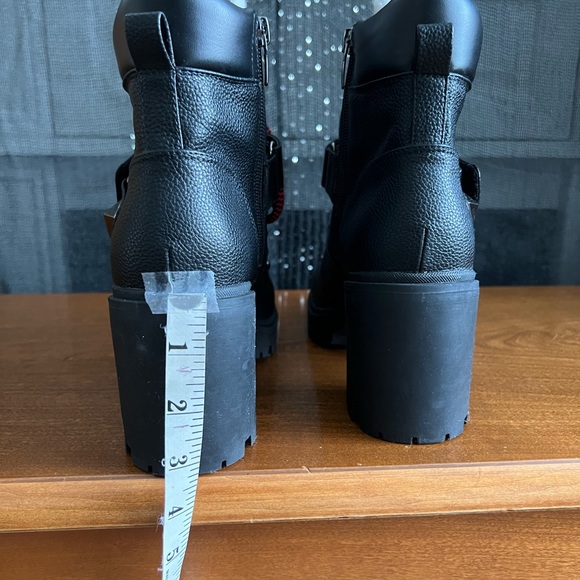 MARC FISHER NATURE HEELED HIKER BOOTIE - Picture 6 of 7